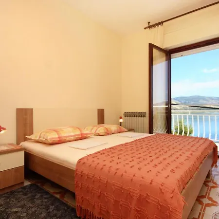 Apartments By The Sea Mastrinka, Ciovo - 10261