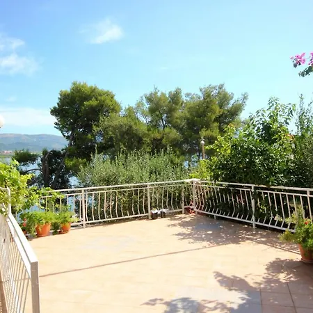 Apartments By The Sea Mastrinka, Ciovo - 10261