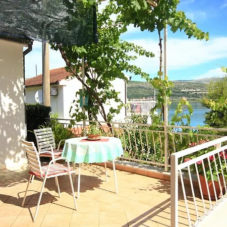 Apartments By The Sea Mastrinka, Ciovo - 10261