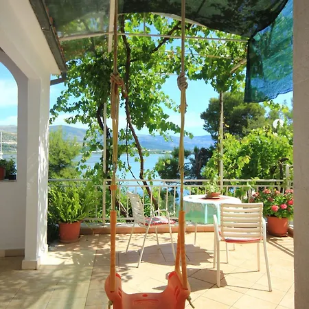 Apartments By The Sea Mastrinka, Ciovo - 10261 Apartman